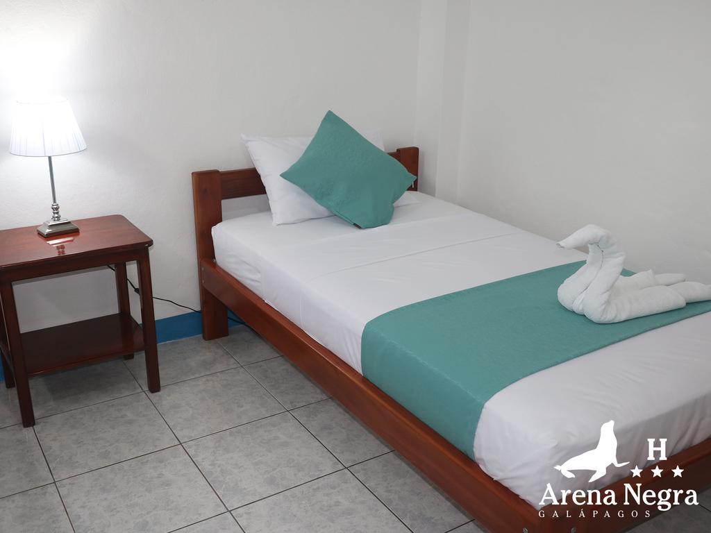 Hostal Arena Negra Puerto Ayora  Εξωτερικό φωτογραφία