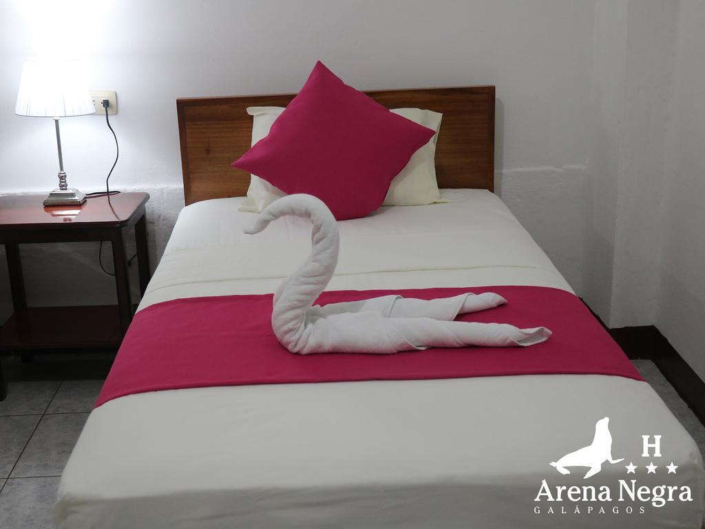 Hostal Arena Negra Puerto Ayora  Εξωτερικό φωτογραφία