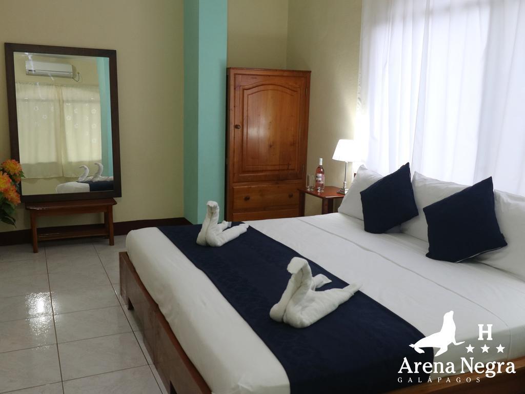 Hostal Arena Negra Puerto Ayora  Εξωτερικό φωτογραφία