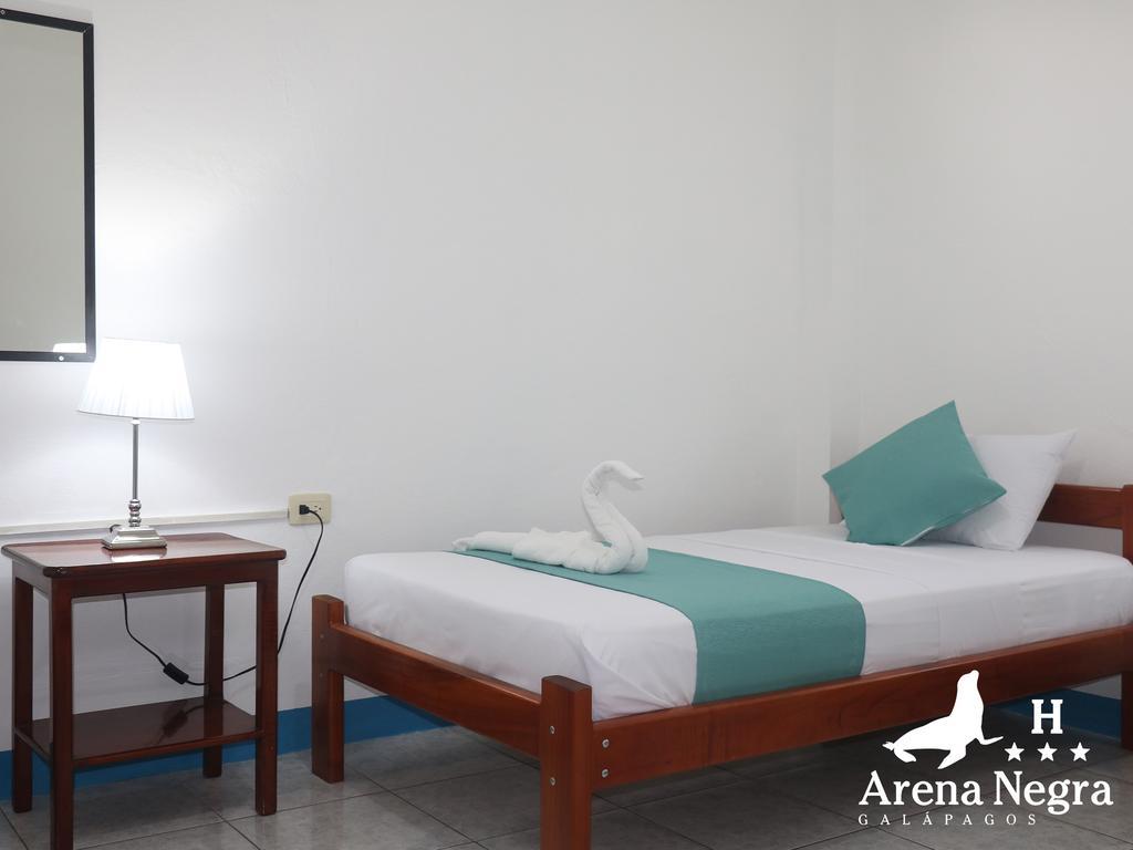 Hostal Arena Negra Puerto Ayora  Εξωτερικό φωτογραφία