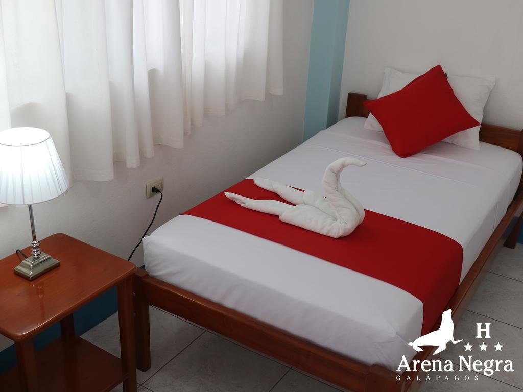 Hostal Arena Negra Puerto Ayora  Εξωτερικό φωτογραφία