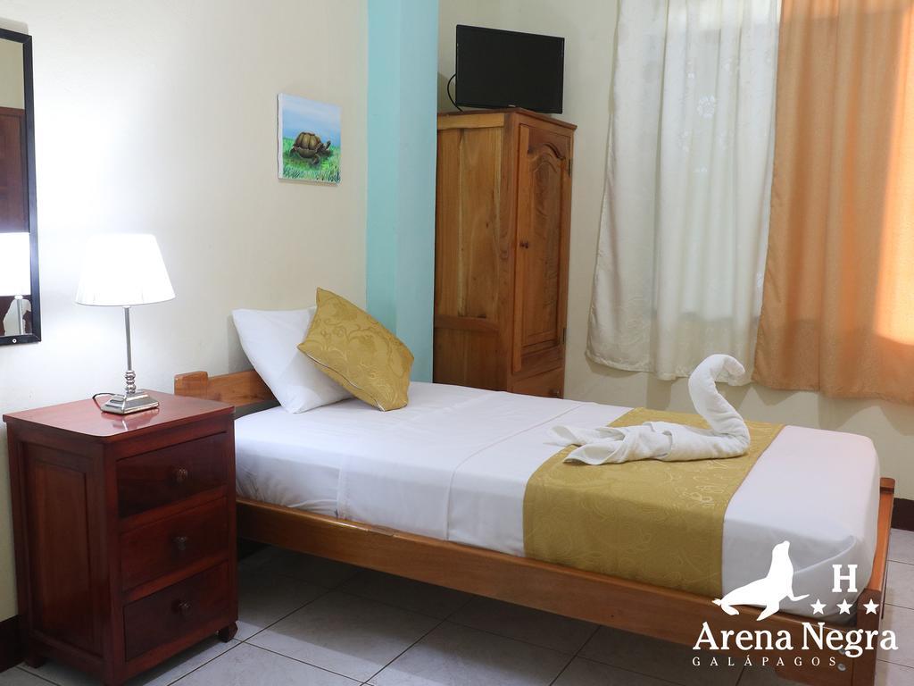 Hostal Arena Negra Puerto Ayora  Εξωτερικό φωτογραφία