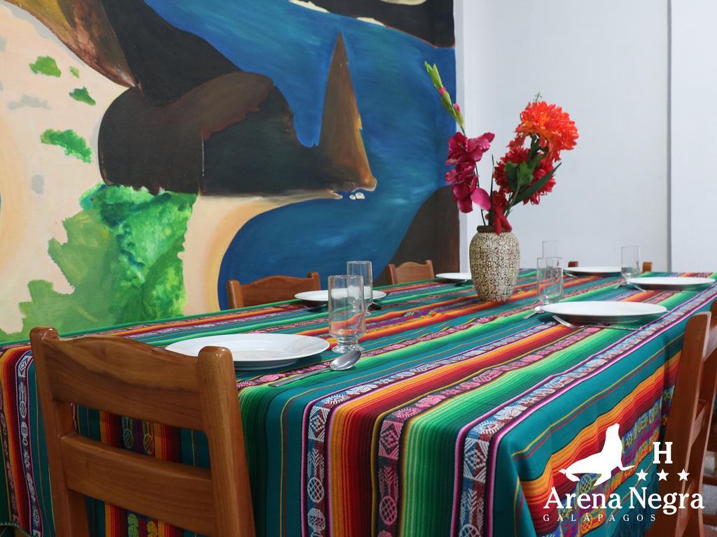 Hostal Arena Negra Puerto Ayora  Εξωτερικό φωτογραφία