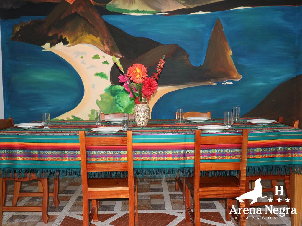 Hostal Arena Negra Puerto Ayora  Εξωτερικό φωτογραφία