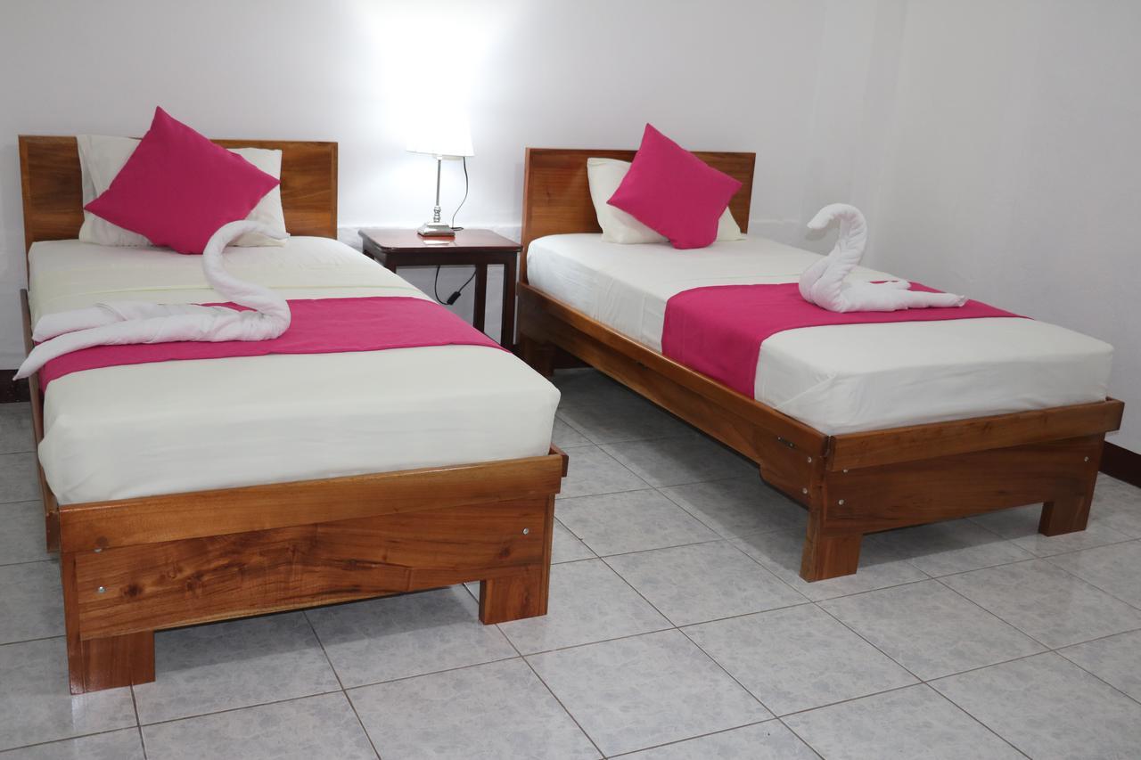 Hostal Arena Negra Puerto Ayora  Εξωτερικό φωτογραφία