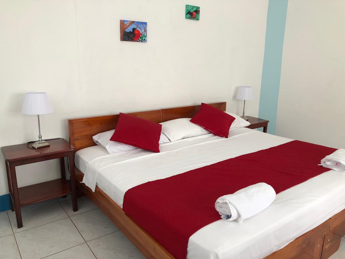 Hostal Arena Negra Puerto Ayora  Εξωτερικό φωτογραφία