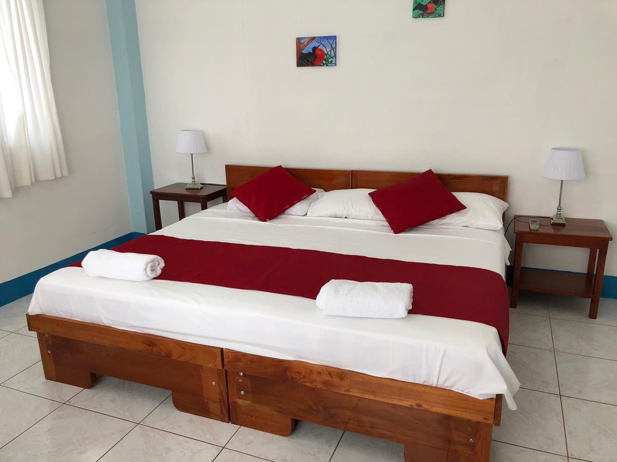 Hostal Arena Negra Puerto Ayora  Εξωτερικό φωτογραφία